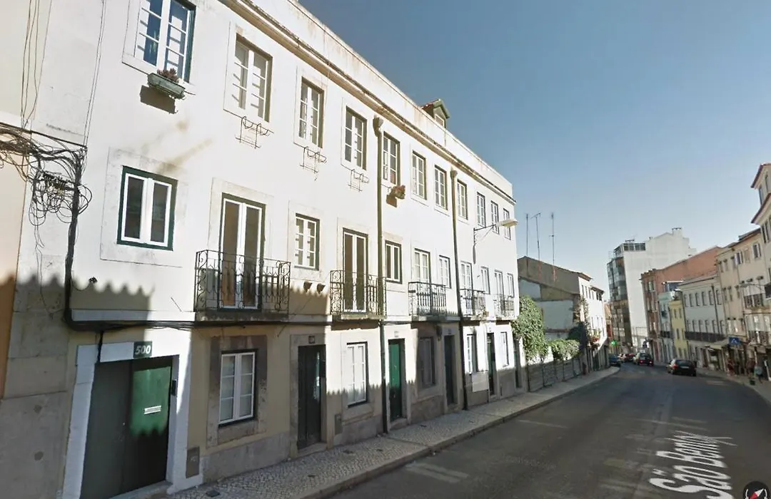 Typical Portuguese Apartment In Sao Bento-1